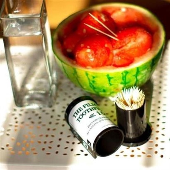 Dörtgen Fotoğraf Filmi Şeklinde Kürdanlık Kürdan Tutucu Kutu Dörtgen Fotoğraf Filmi Şeklinde Kürdanlık Kürdan Tutucu Kutu